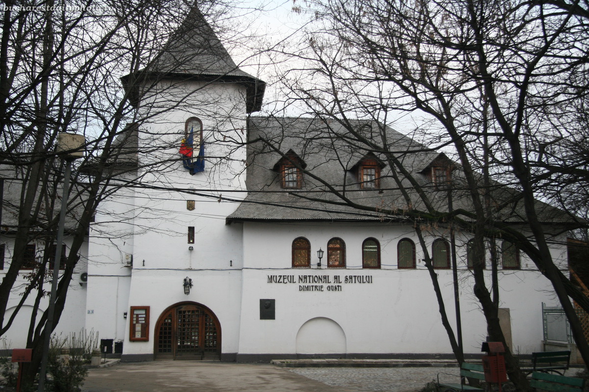 muzeul satului